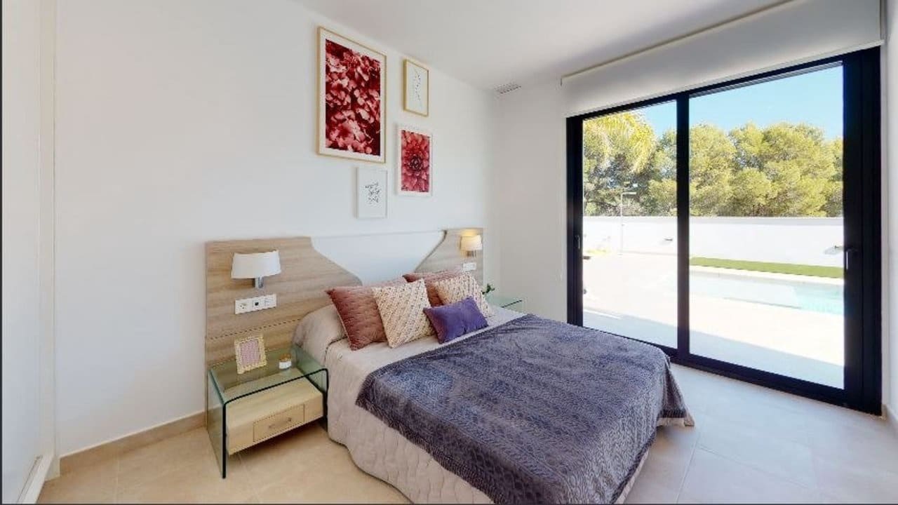 Chalet de 3 habitaciones en La Nucia en venta con piscina garaje - 456.390 € (Ref: 8683621)