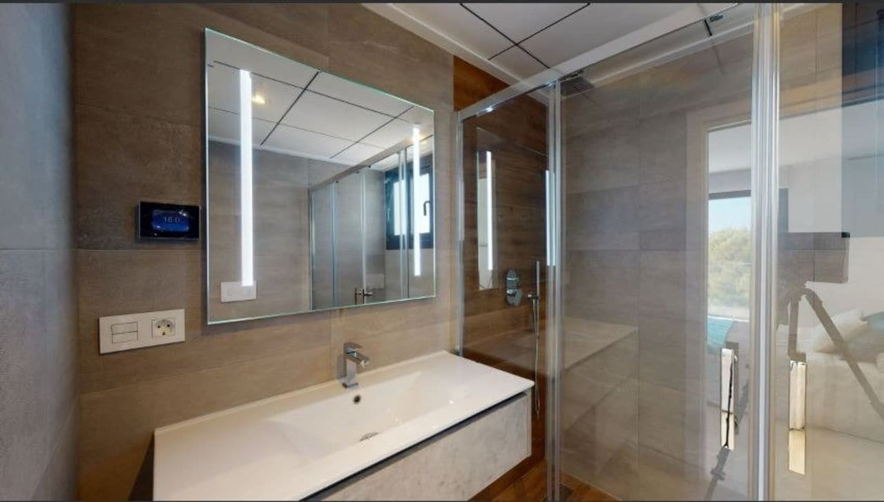 Chalet de 3 habitaciones en La Nucia en venta con piscina garaje - 456.390 € (Ref: 8683621)