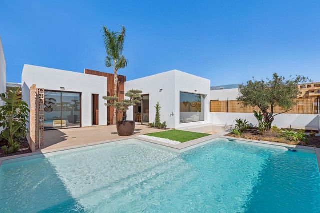 3 soverom Villa til salgs i Centro, Los Alcázares med svømmebasseng garasje - € 539 000 (Ref: 8688447)