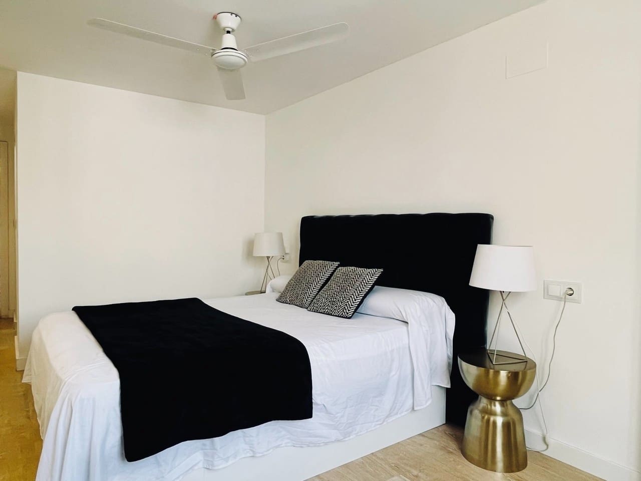 Apartamento de 2 habitaciones en Torrevieja en venta - 319.000 € (Ref: 8716756)