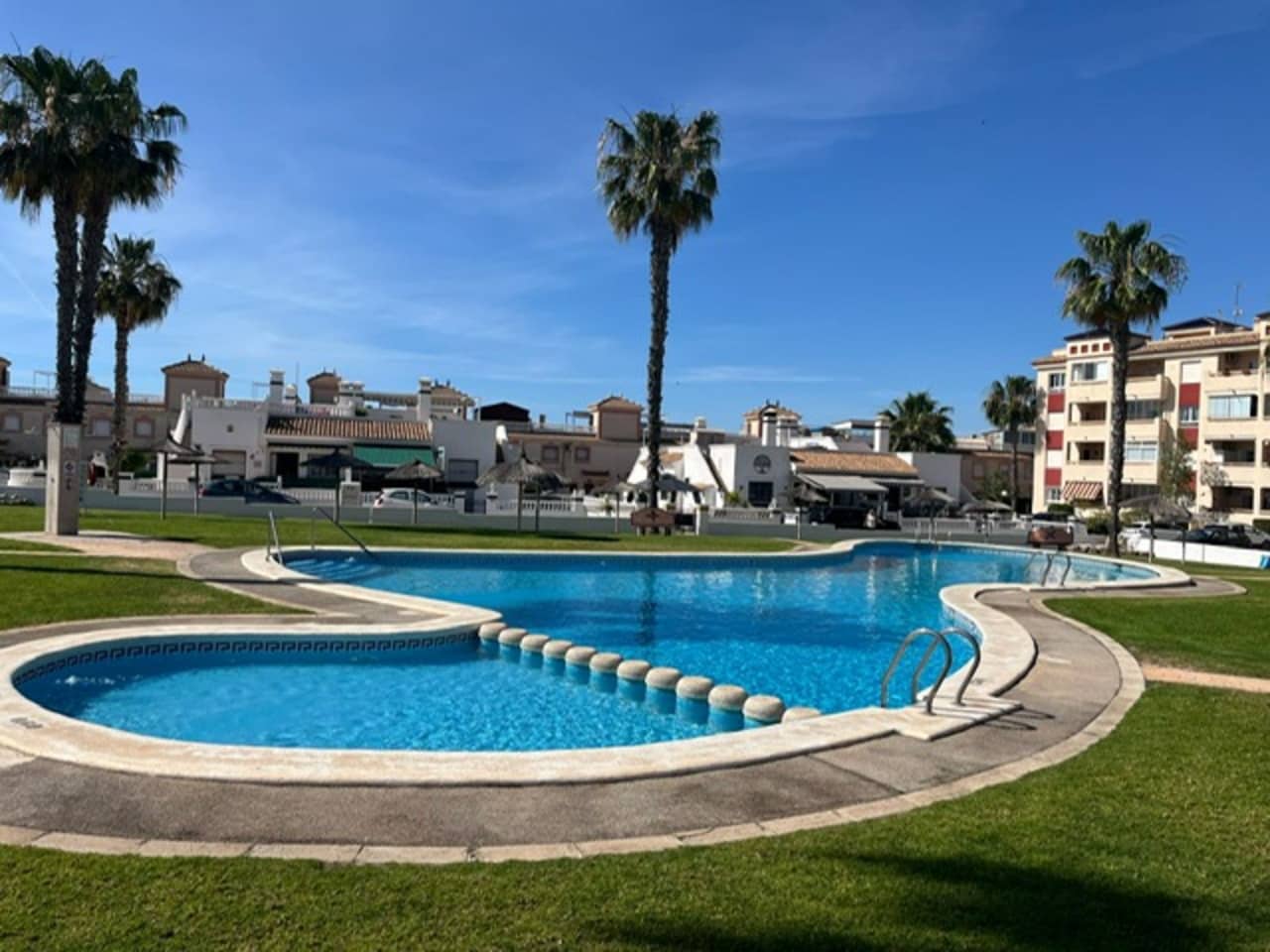 2 soveværelse Lejlighed til salg i Playa Flamenca - € 189.950 (Ref: 8716762)