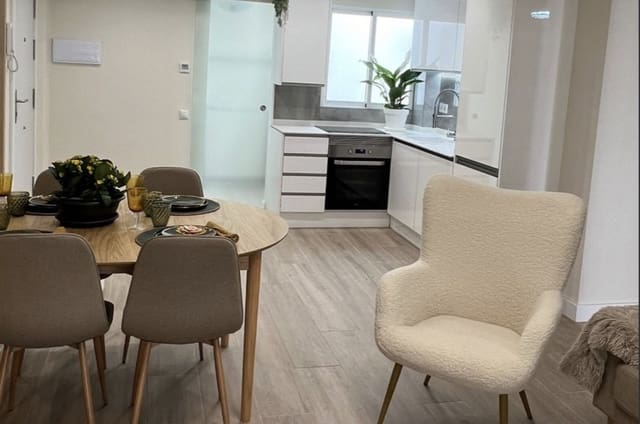 3 makuuhuone Huoneisto myytävänä paikassa Casco Antiguo, Marbella mukana 
autotalli - 290 000 € (Ref: 8716764)