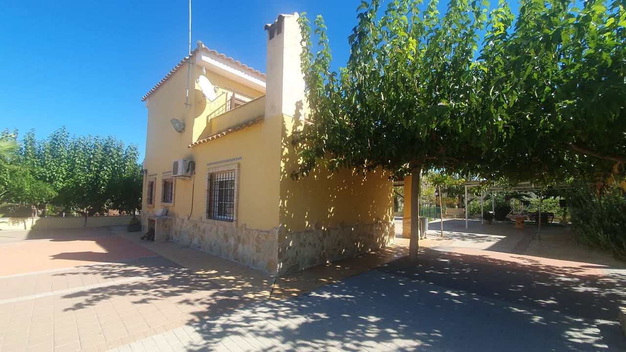 4 bedroom Villa for sale in Cabezo de la Plata with pool garage - € 295,000 (Ref: 8716813)