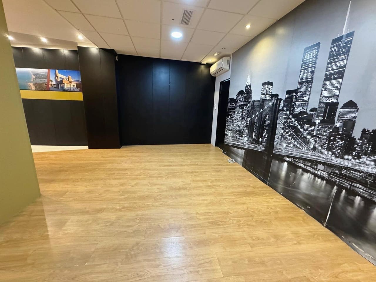 Kaupallinen myytävänä paikassa Guardamar del Segura - 222 200 € (Ref: 8721959)