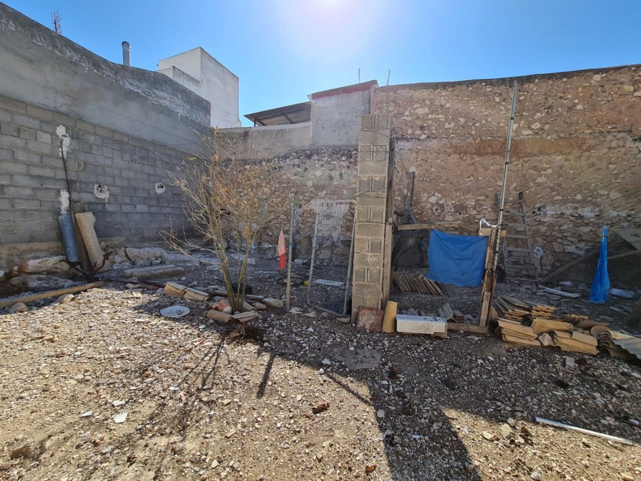 Tontti myytävänä paikassa Pinoso - 184 995 € (Ref: 8730738)