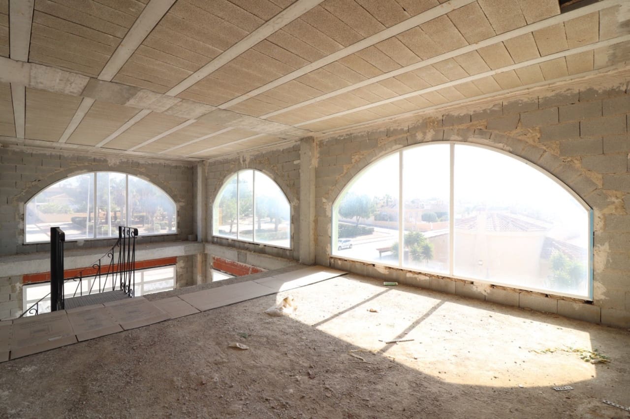 Kaupallinen myytävänä paikassa Benimar - 212 000 € (Ref: 8730779)