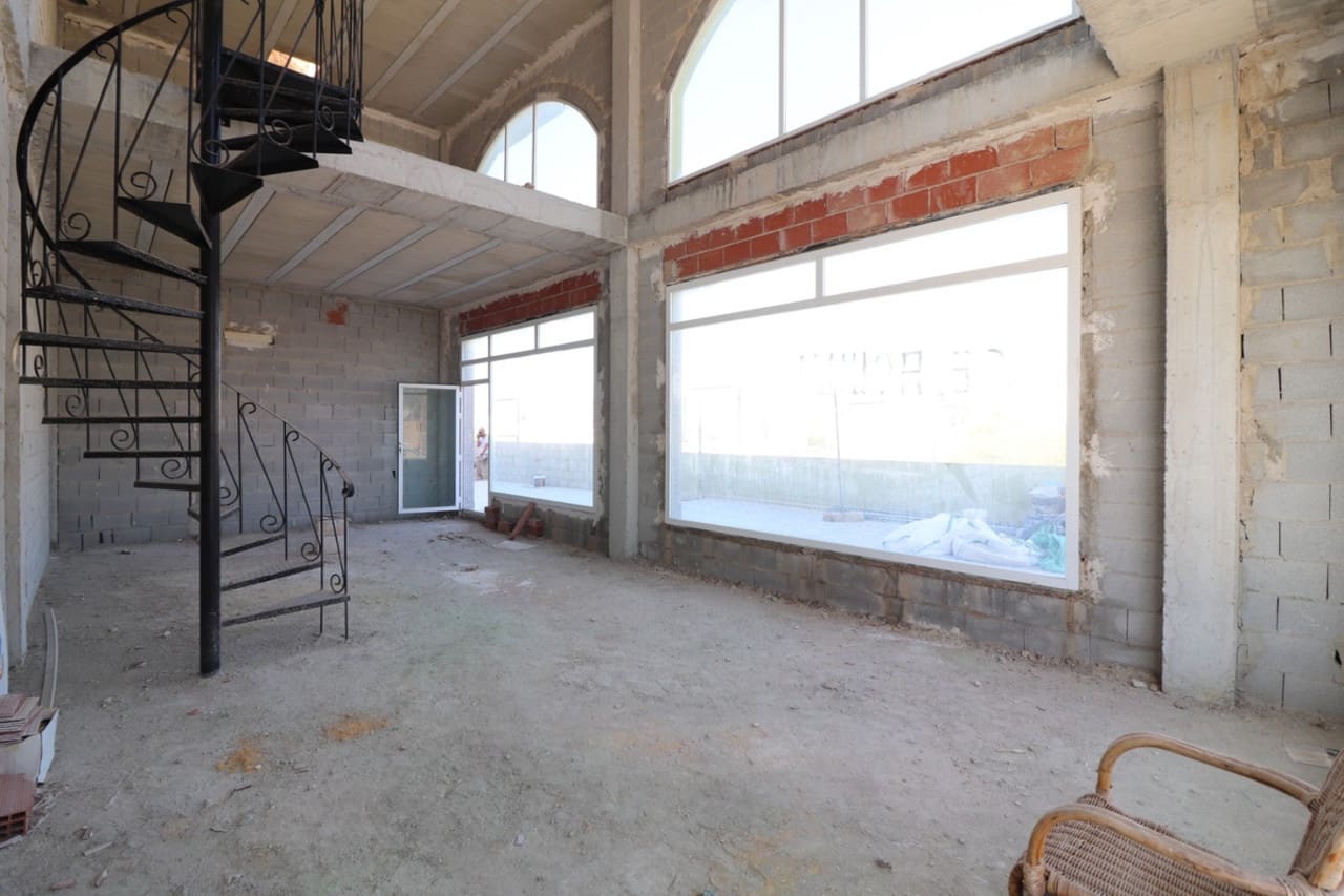 Kaupallinen myytävänä paikassa Benimar - 212 000 € (Ref: 8730779)