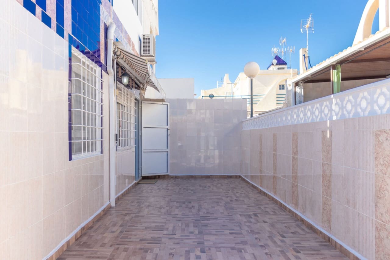 2 sypialnia Willa na sprzedaż w Torrevieja - 155 000 € (Ref: 8730882)