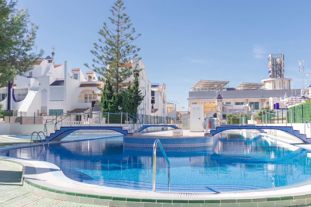 2 sypialnia Willa na sprzedaż w Torrevieja - 155 000 € (Ref: 8730882)