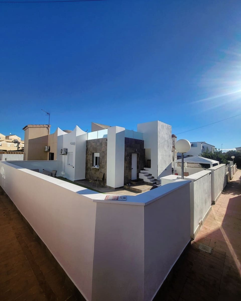 2 makuuhuone Huvila myytävänä paikassa Orihuela Costa - 219 000 € (Ref: 8730911)