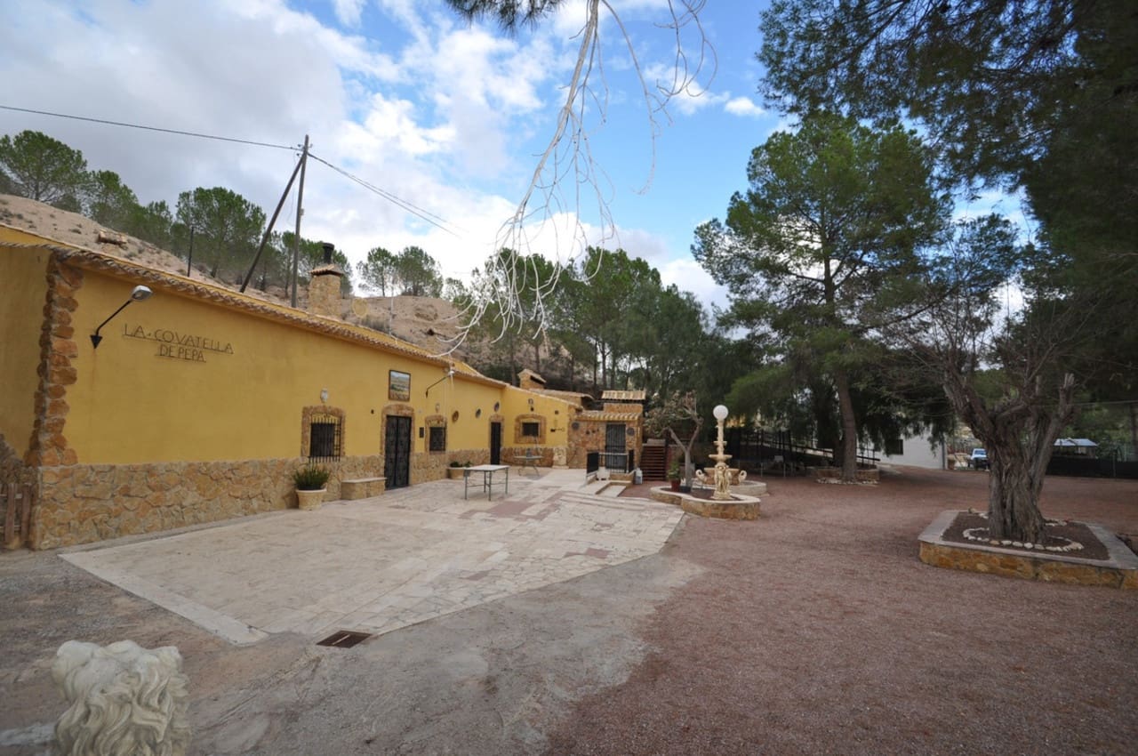 4 chambre Villa/Maison à vendre à Pinoso - 189 000 € (Ref: 8731255)