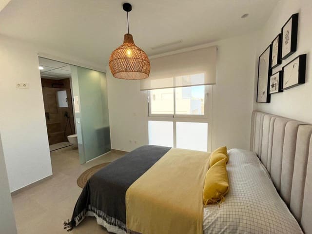 3 soverom Villa til salgs i Pilar de la Horadada ciudad, Pilar de la Horadada med svømmebasseng garasje - € 439 000 (Ref: 8736326)