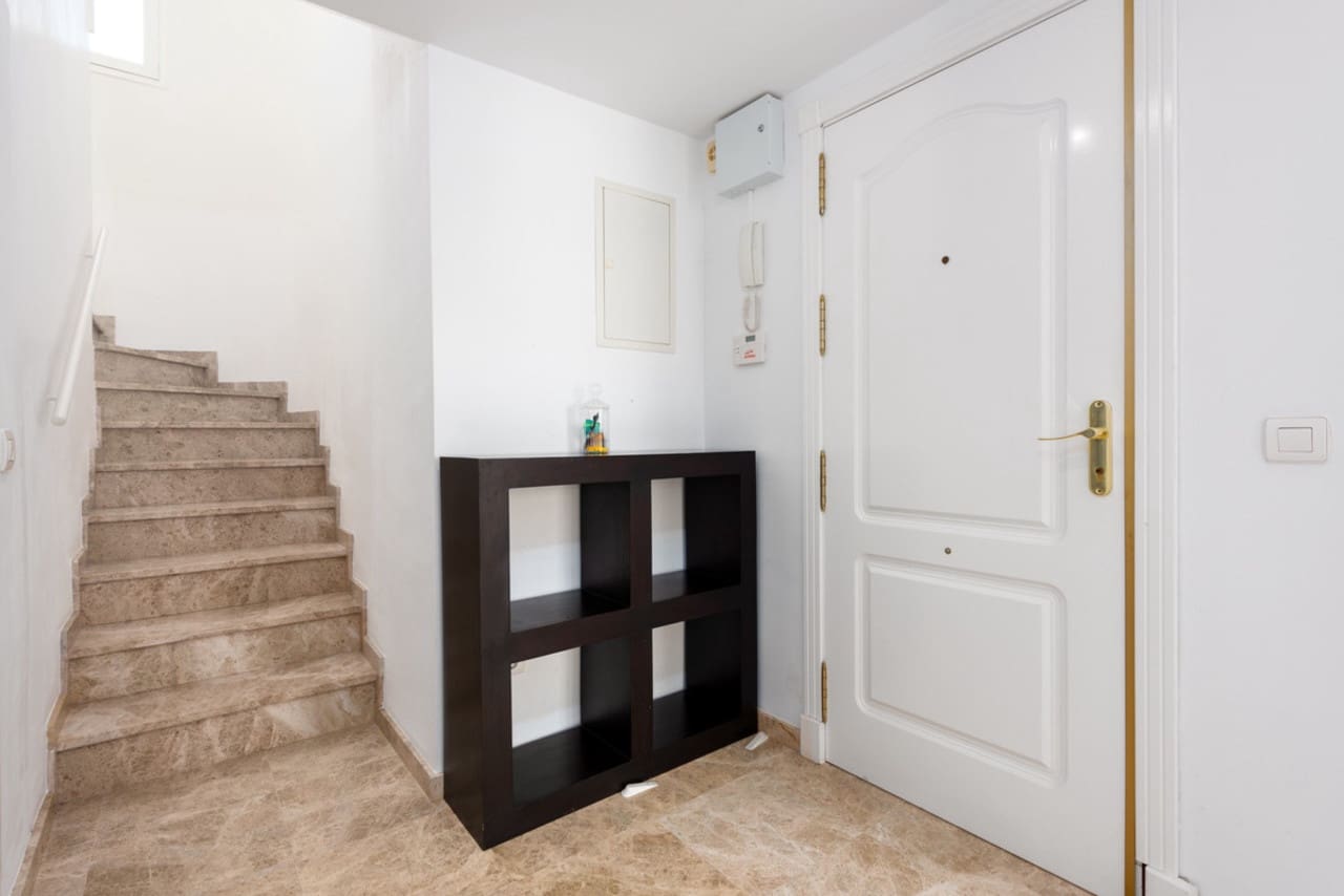 2 soveværelse Penthouse til salg i Nueva Andalucia med swimmingpool garage - € 444.990 (Ref: 8736327)