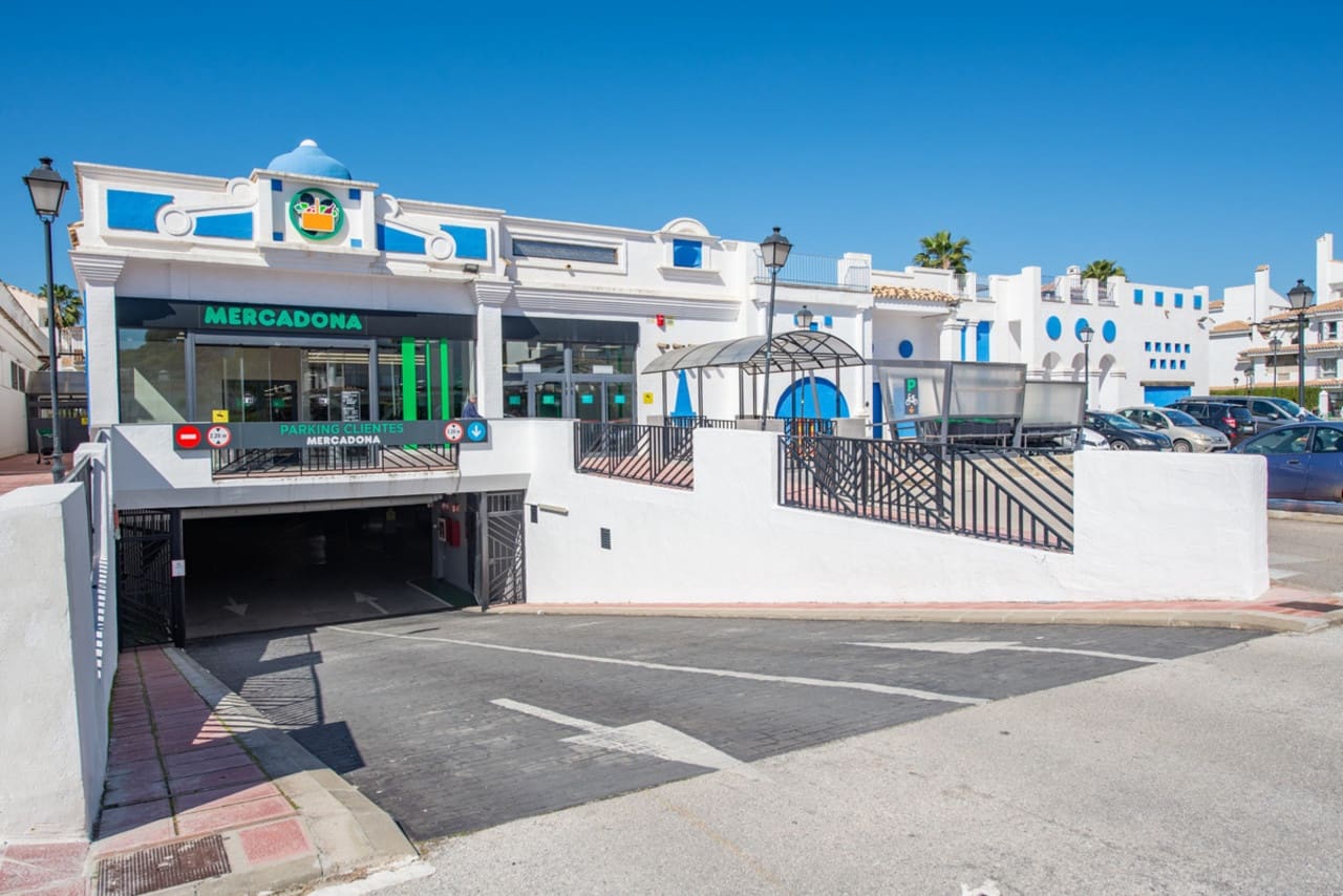 2 soveværelse Penthouse til salg i Nueva Andalucia med swimmingpool garage - € 444.990 (Ref: 8736327)