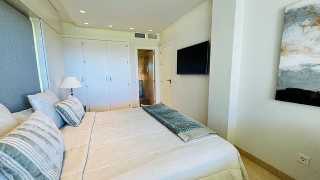 2 soverom Leilighet til salgs i Elviria, Marbella med svømmebasseng garasje - € 950 000 (Ref: 8738941)