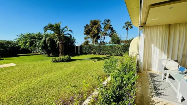 2 soverom Leilighet til salgs i Elviria, Marbella med svømmebasseng garasje - € 950 000 (Ref: 8738941)