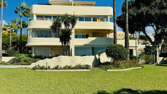 2 soverom Leilighet til salgs i Elviria, Marbella med svømmebasseng garasje - € 950 000 (Ref: 8738941)