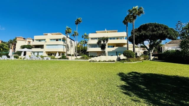 2 soverom Leilighet til salgs i Elviria, Marbella med svømmebasseng garasje - € 950 000 (Ref: 8738941)