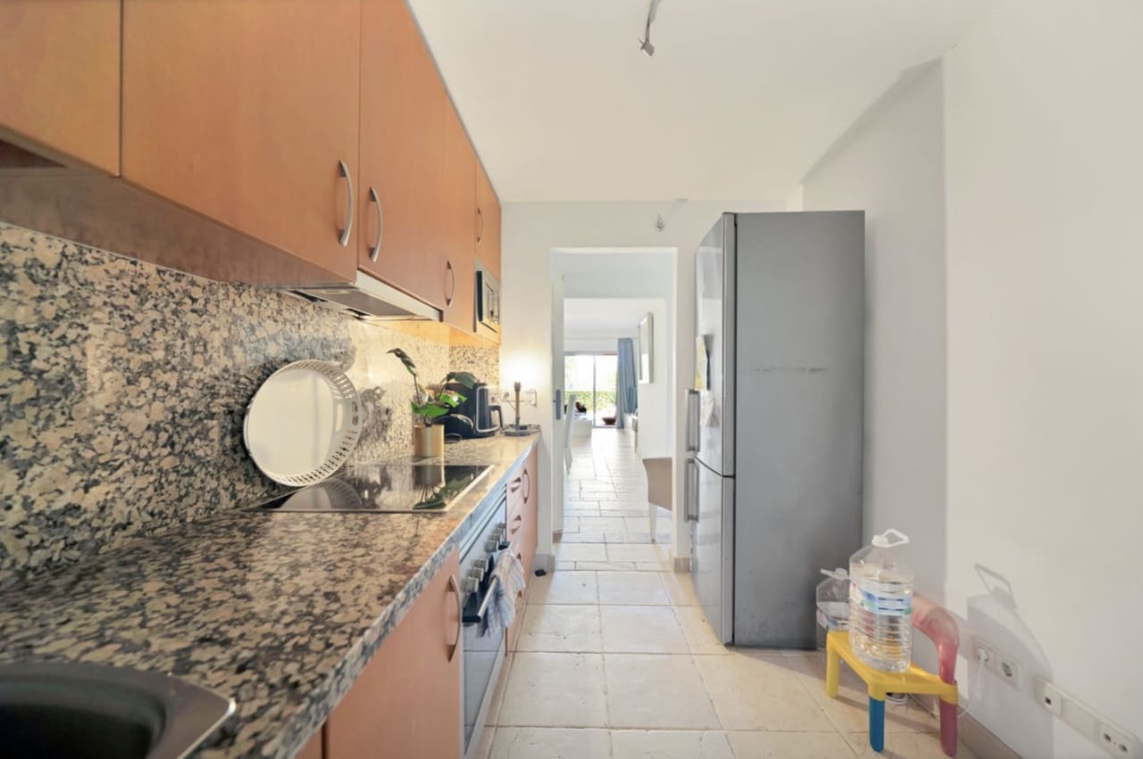 Apartamento de 2 habitaciones en Benahavís en venta con piscina garaje - 409.000 € (Ref: 8738942)