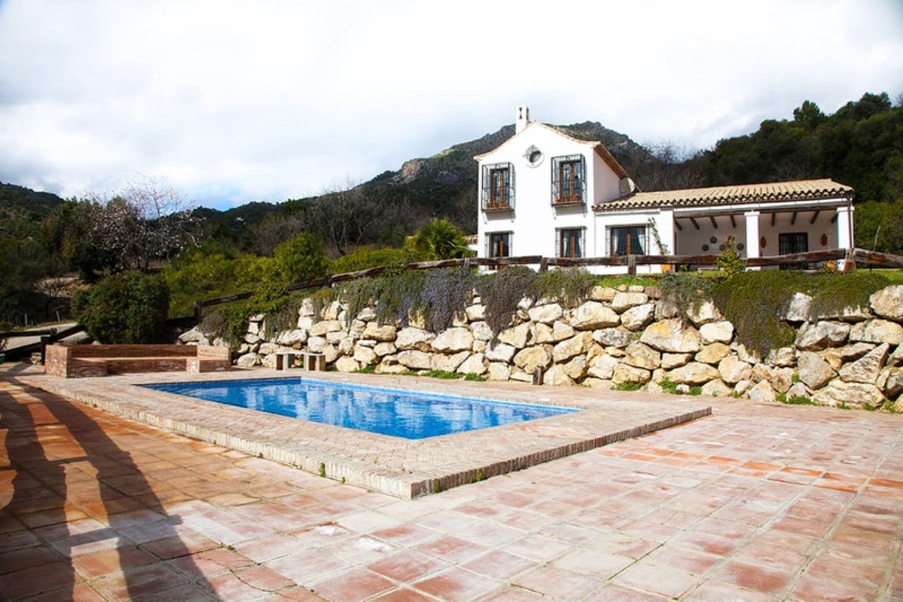 4 soveværelse Finca/Landehus til salg i Gaucin med swimmingpool garage - € 990.000 (Ref: 8738945)