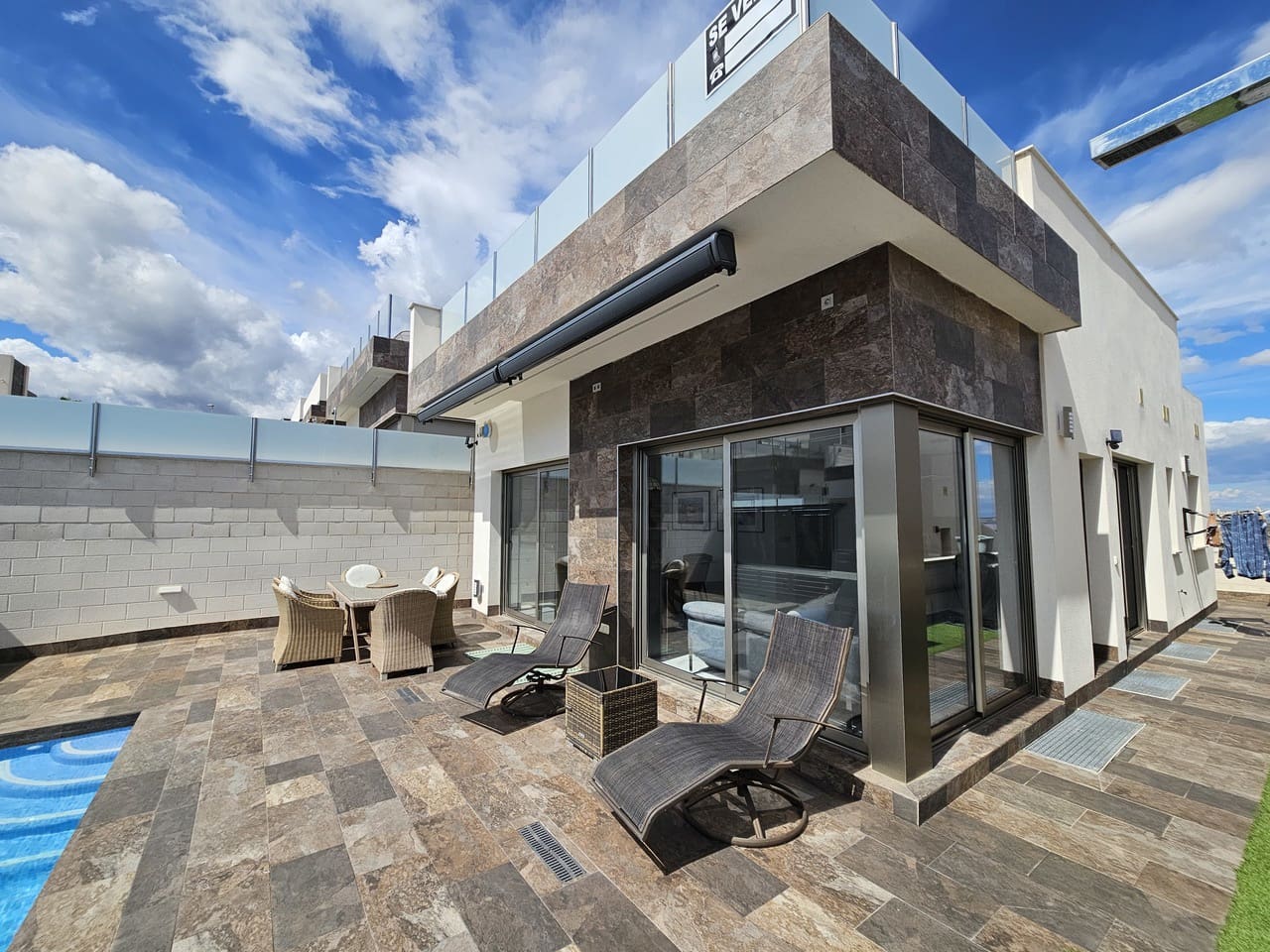 4 bedroom Villa for sale in Villamartin with pool garage - € 450,000 (Ref: 8742669)