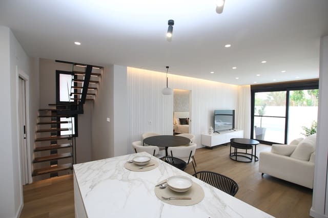 3 soveværelse Villa til salg i Pilar de la Horadada ciudad, Pilar de la Horadada med swimmingpool garage - € 485.000 (Ref: 8743906)