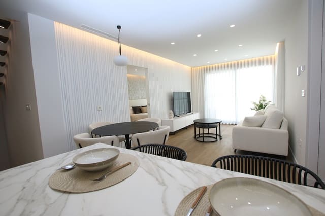 3 soveværelse Villa til salg i Pilar de la Horadada ciudad, Pilar de la Horadada med swimmingpool garage - € 485.000 (Ref: 8743906)