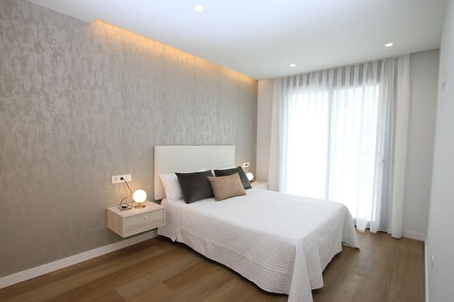 3 soveværelse Villa til salg i Pilar de la Horadada ciudad, Pilar de la Horadada med swimmingpool garage - € 485.000 (Ref: 8743906)