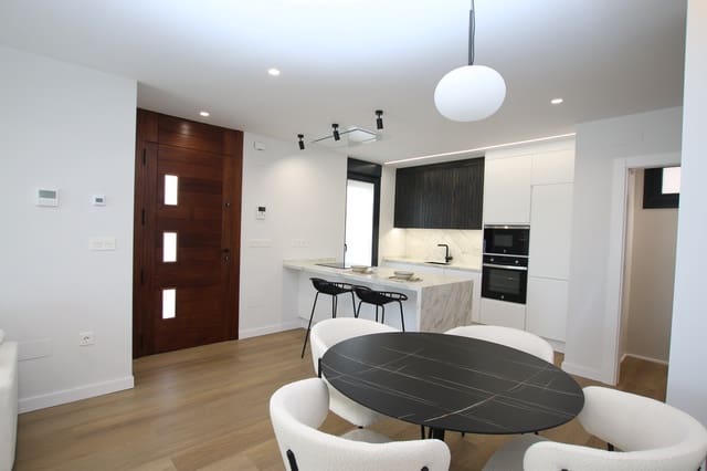3 soveværelse Villa til salg i Pilar de la Horadada ciudad, Pilar de la Horadada med swimmingpool garage - € 485.000 (Ref: 8743906)