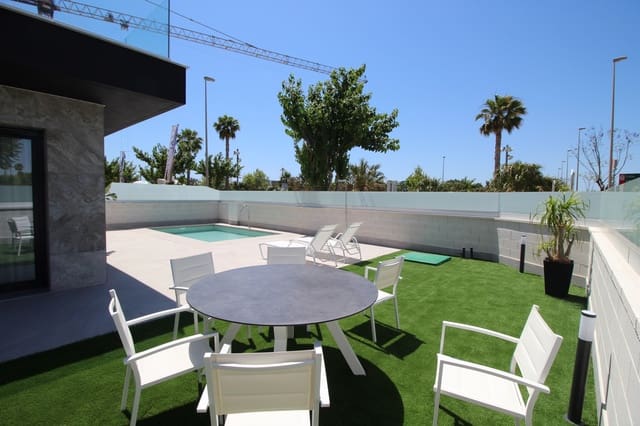 3 soveværelse Villa til salg i Pilar de la Horadada ciudad, Pilar de la Horadada med swimmingpool garage - € 485.000 (Ref: 8743906)
