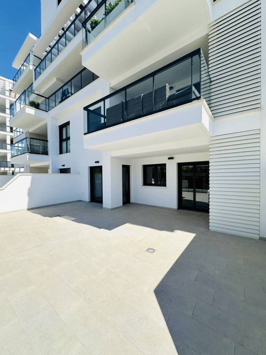 2 slaapkamer Appartement te koop in Mil Palmeras met zwembad - € 325.000 (Ref: 8751022)