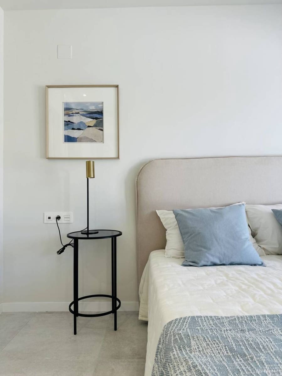 2 slaapkamer Appartement te koop in Mil Palmeras met zwembad - € 325.000 (Ref: 8751022)
