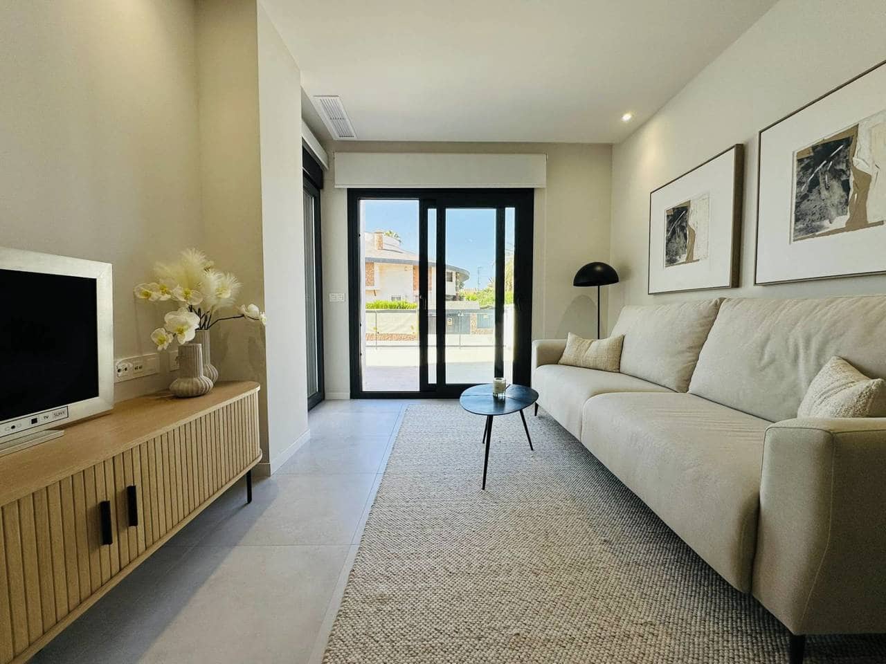 2 slaapkamer Appartement te koop in Mil Palmeras met zwembad - € 325.000 (Ref: 8751022)