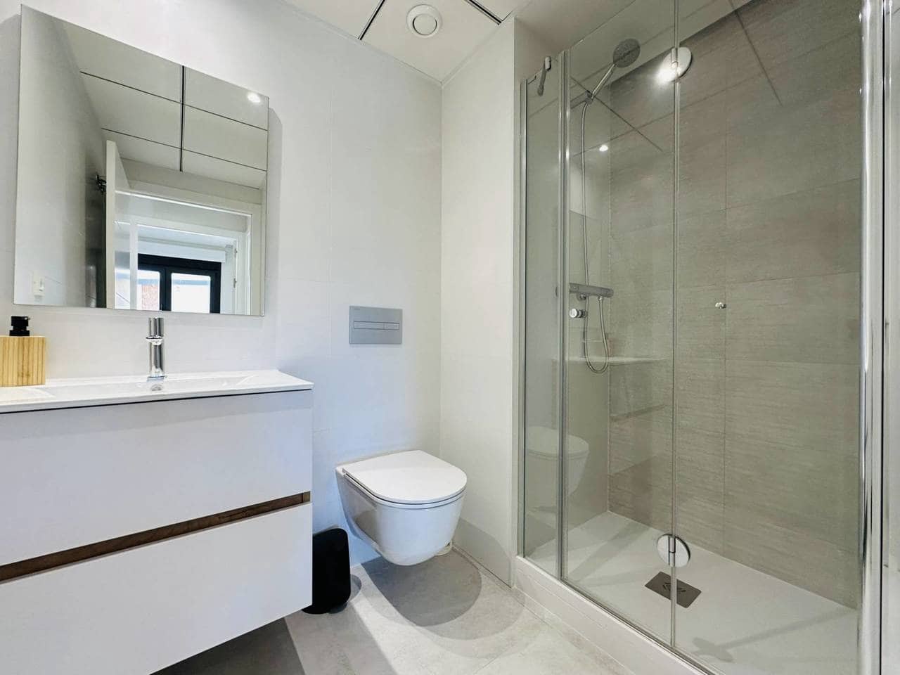 2 slaapkamer Appartement te koop in Mil Palmeras met zwembad - € 325.000 (Ref: 8751022)