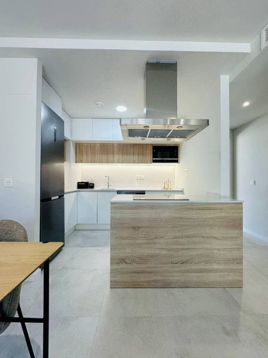 2 slaapkamer Appartement te koop in Mil Palmeras met zwembad - € 325.000 (Ref: 8751022)