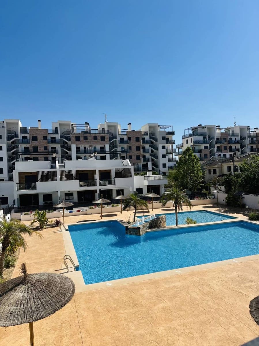 2 slaapkamer Appartement te koop in Mil Palmeras met zwembad - € 325.000 (Ref: 8751022)