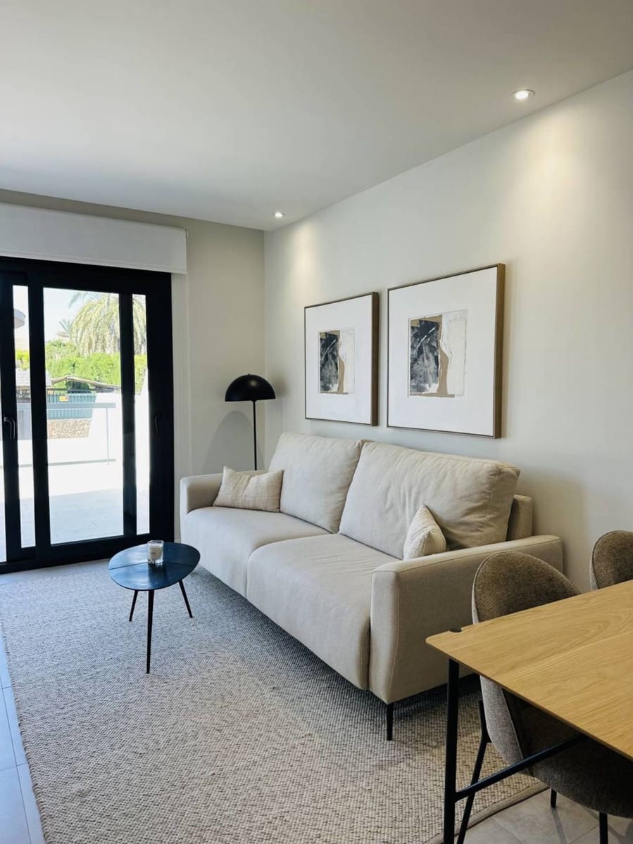 2 slaapkamer Appartement te koop in Mil Palmeras met zwembad - € 325.000 (Ref: 8751022)