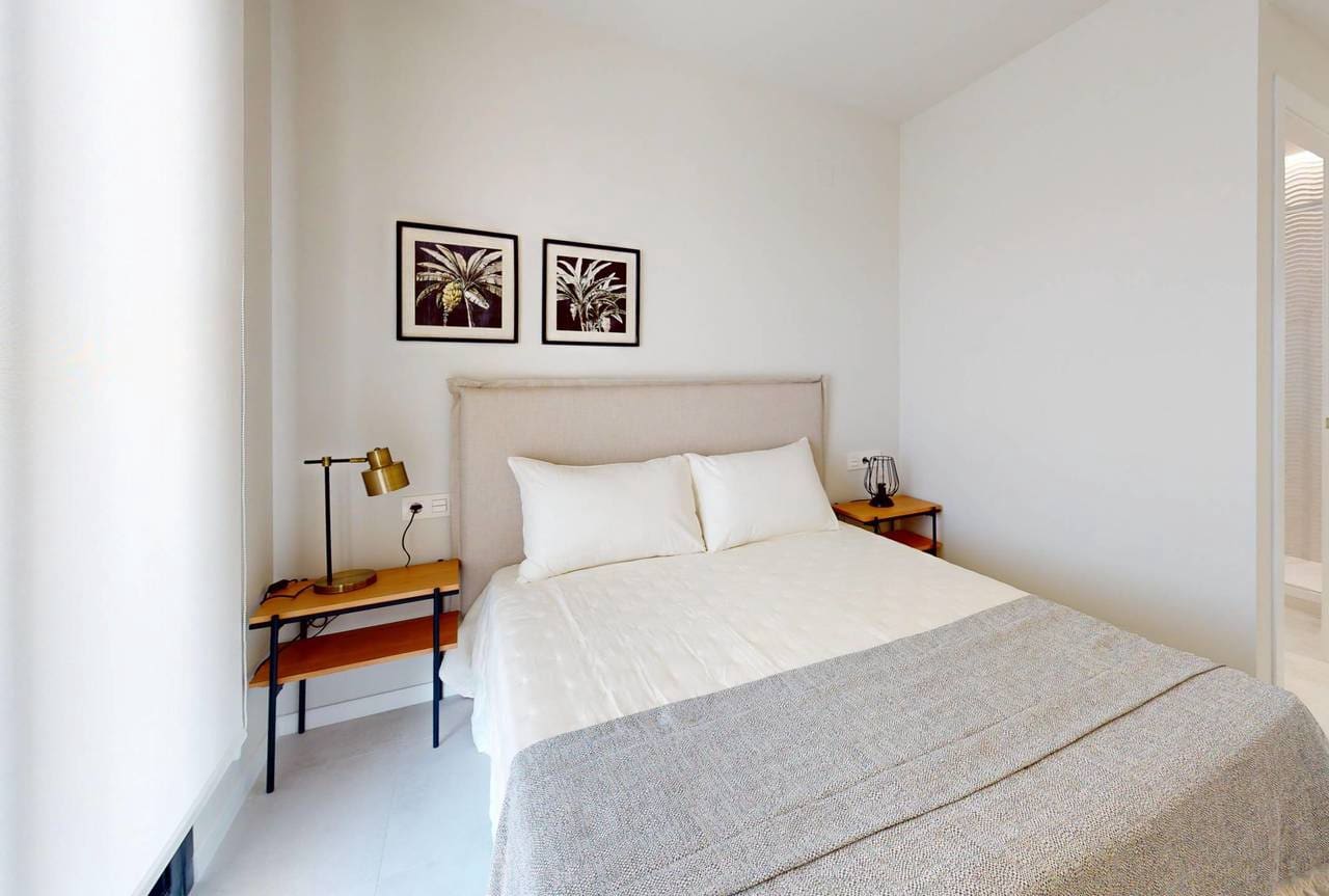 2 slaapkamer Appartement te koop in Mil Palmeras met zwembad - € 325.000 (Ref: 8751022)
