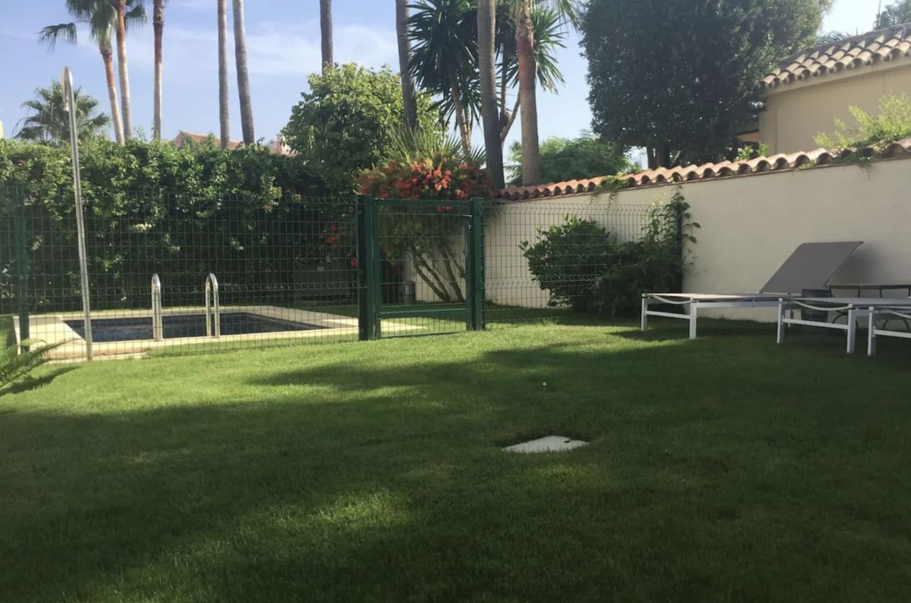 5 soverom Villa til salgs i Puerto Banus med svømmebasseng garasje - € 2 200 000 (Ref: 8754480)