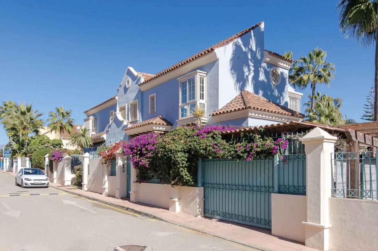 5 soverom Villa til salgs i Puerto Banus med svømmebasseng garasje - € 2 200 000 (Ref: 8754480)