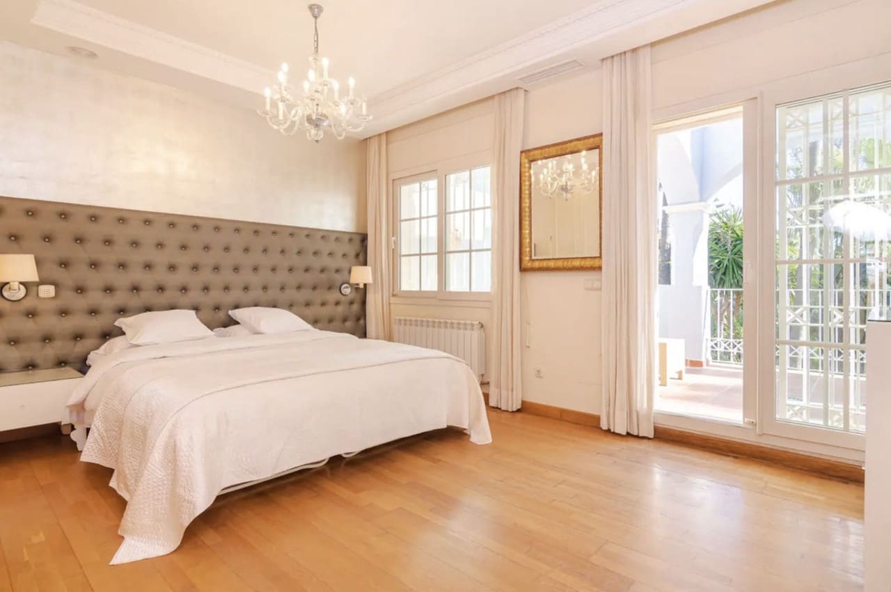 5 soverom Villa til salgs i Puerto Banus med svømmebasseng garasje - € 2 200 000 (Ref: 8754480)