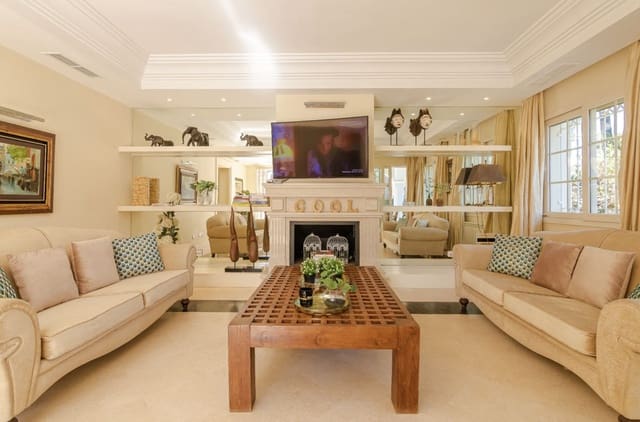 5 slaapkamer Villa te koop in Puerto Banus, Marbella met zwembad garage - € 2.200.000 (Ref: 8754480)