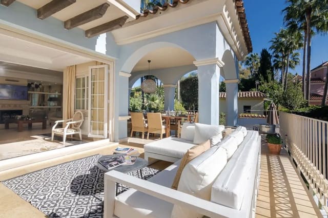 5 slaapkamer Villa te koop in Puerto Banus, Marbella met zwembad garage - € 2.200.000 (Ref: 8754480)
