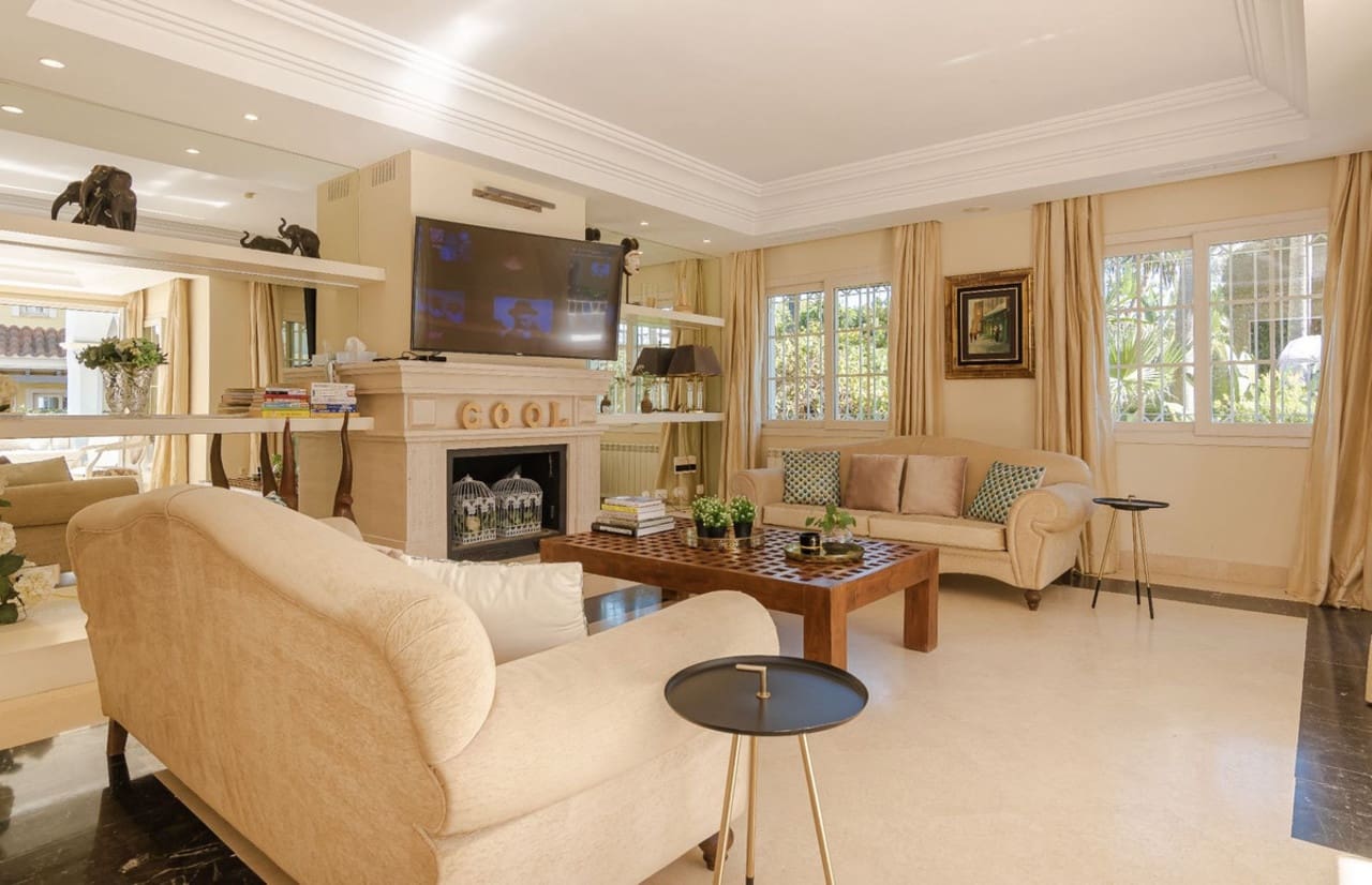 5 soverom Villa til salgs i Puerto Banus med svømmebasseng garasje - € 2 200 000 (Ref: 8754480)