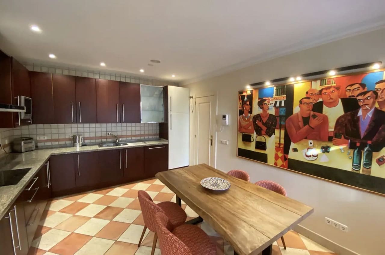 5 soverom Villa til salgs i Puerto Banus med svømmebasseng garasje - € 2 200 000 (Ref: 8754480)