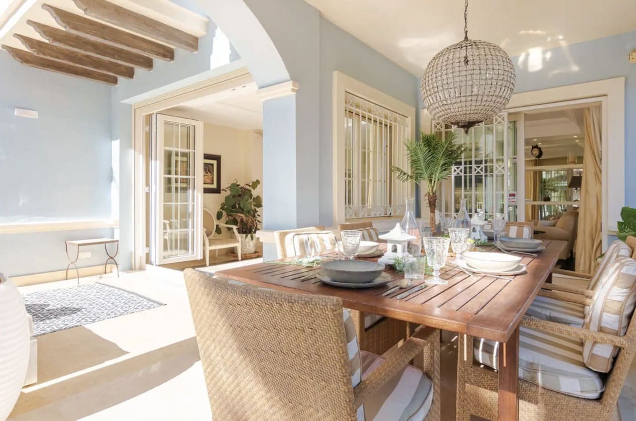 5 soverom Villa til salgs i Puerto Banus med svømmebasseng garasje - € 2 200 000 (Ref: 8754480)