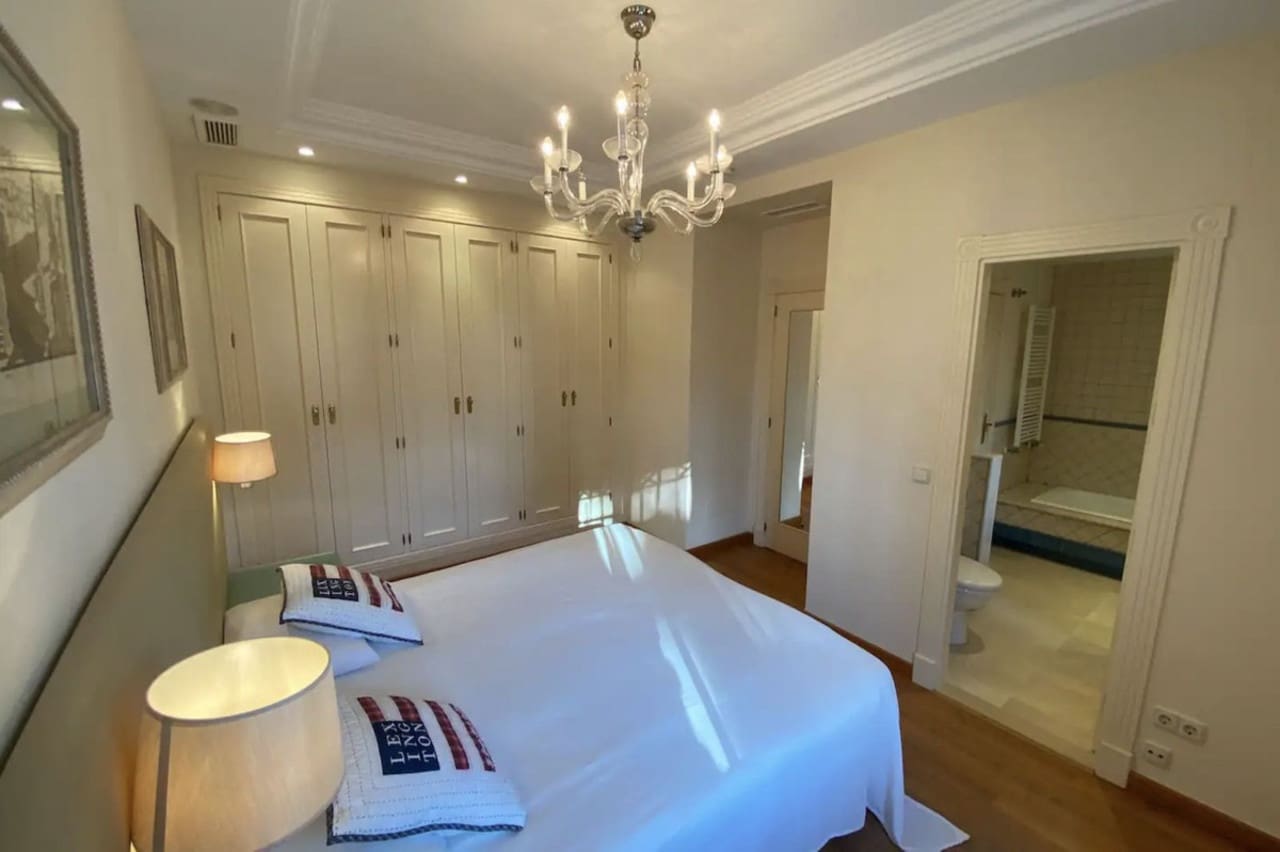5 soverom Villa til salgs i Puerto Banus med svømmebasseng garasje - € 2 200 000 (Ref: 8754480)
