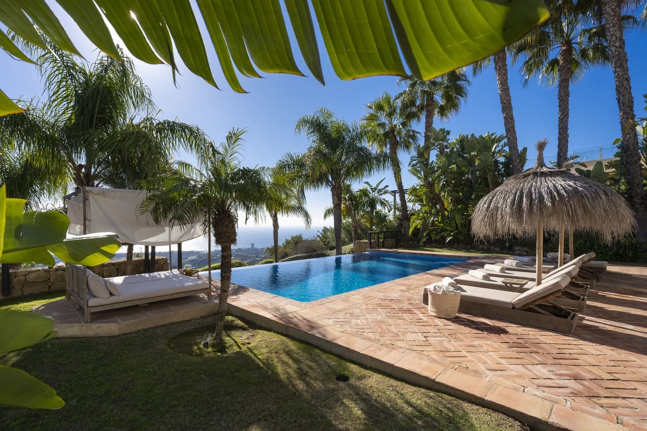 6 soverom Villa til salgs i Malaga by med svømmebasseng garasje - € 4 000 000 (Ref: 8778071)