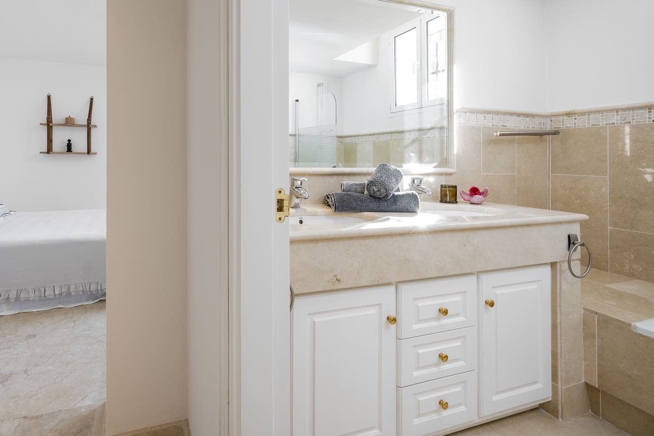6 soverom Villa til salgs i Malaga by med svømmebasseng garasje - € 4 000 000 (Ref: 8778071)
