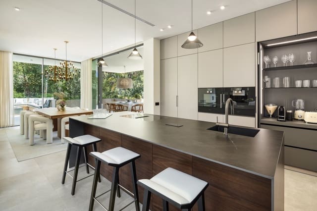 5 soverom Villa til salgs i Centro Historico, Málaga by med svømmebasseng garasje - € 3 995 000 (Ref: 8778072)